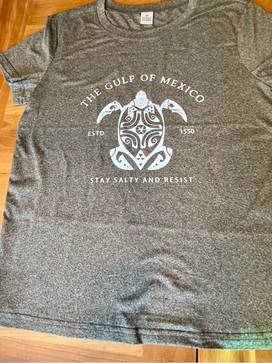 Tops - Gulf of Mexico "Stay Salty and Resist" Sea Turtle Graphic T-Shirt - Grey Med NEW